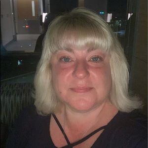 Meet your Posher, Leanne